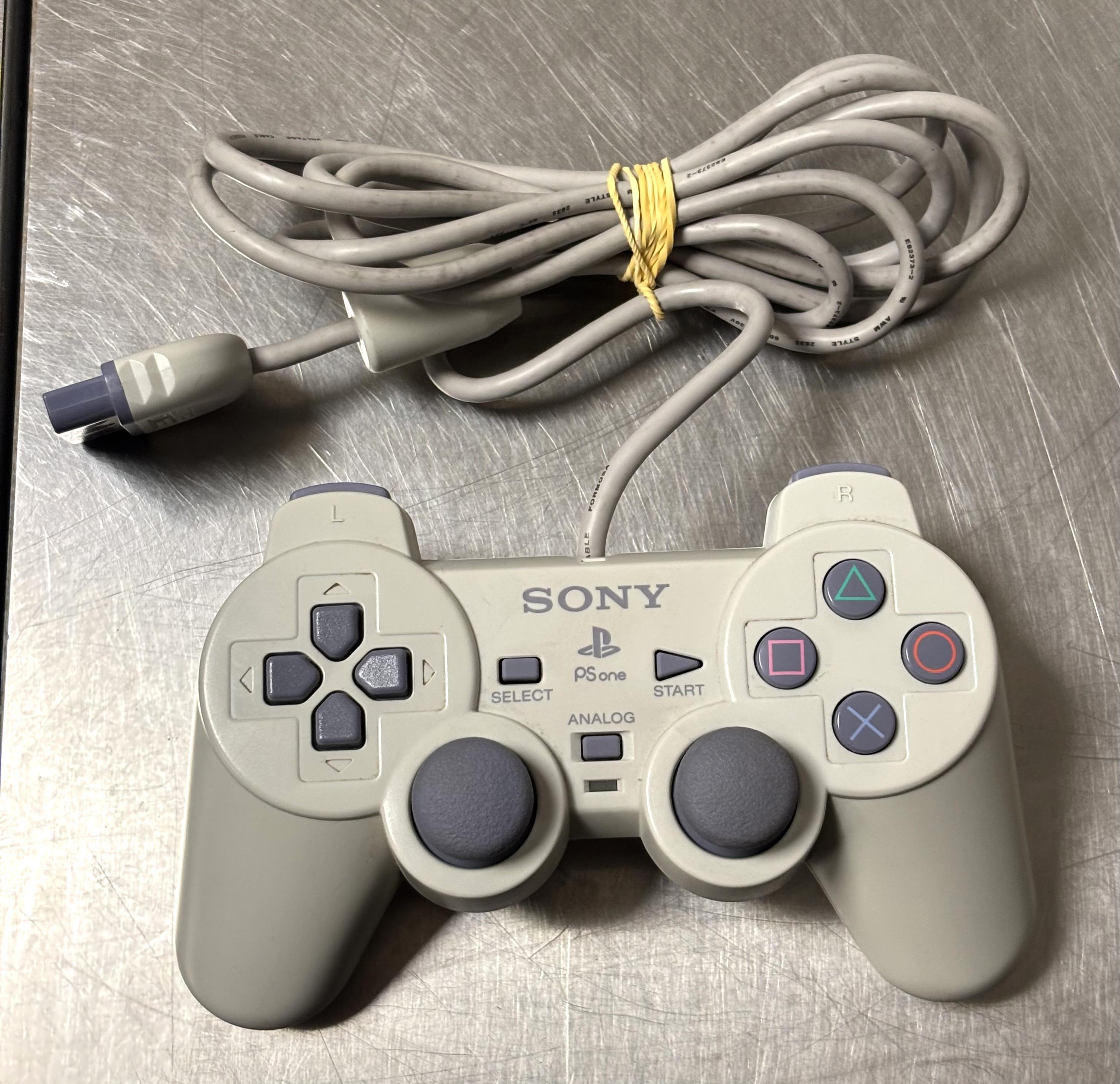 Console Sony Playstation Ps One PsOne avec une manette