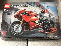lego 42107 - ducati panigale v4 r