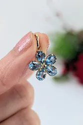 pendentif en forme de fleur orné de topaze or 750 millième (18 ct) 1,32g