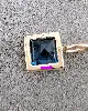 pendentif poiray lolita serti d'une topaze carrée blue london or 750 millième (18 ct) 0,54g