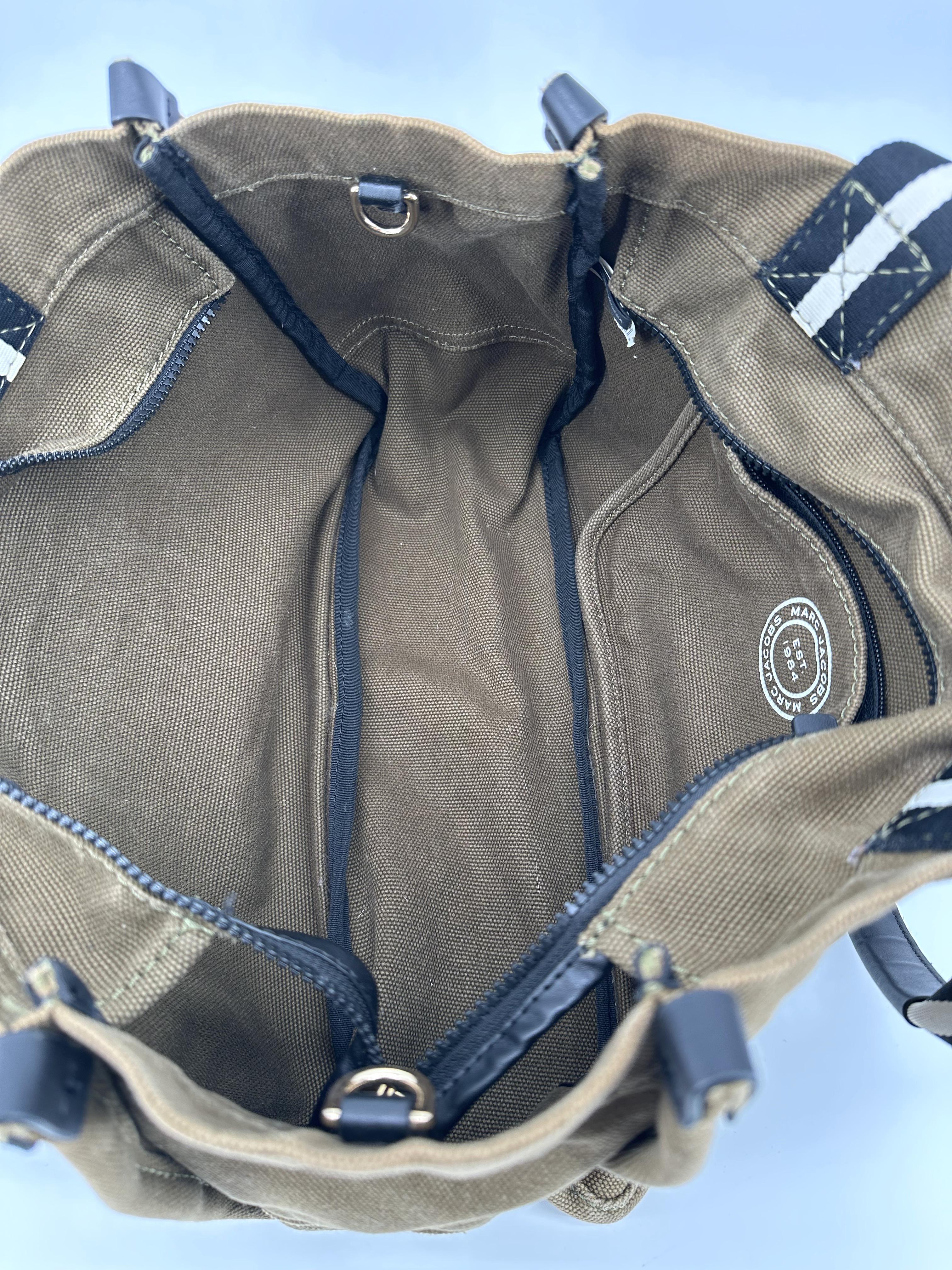 Sac Cabas Marc Jacobs en toile kaki et logo blanc 