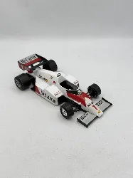 voiture miniature burago 1/24 mc laren mp4/2