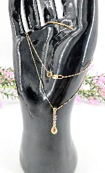 collier maille vénitienne avec pendentif orné de 5 oxydes et un motif forme goutte d'eau en or or 750 millième (18 ct) 1,81g