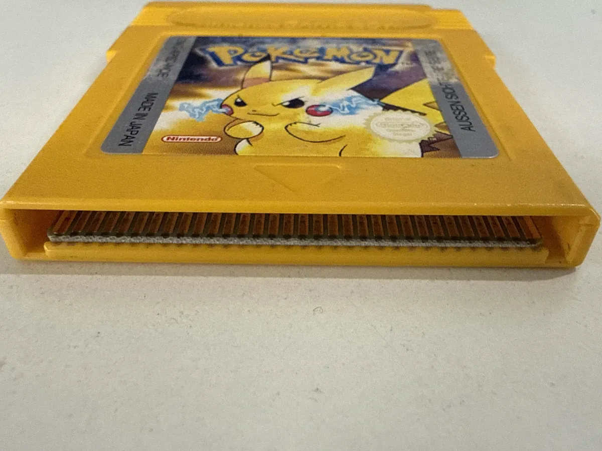 Gameboy Color Pokemon Special Pikachu Edition Nintendo System Console Yellow