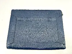 pochette lancel zippée en cuir bleu marine