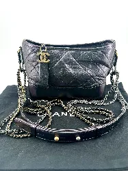 sac chanel hobo gabrielle en cuir noir irisé à reflets violet petite taille