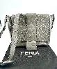 sac fendi baguette messenger en cuir gris avec bandoulière
