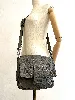 sac fendi baguette messenger en cuir gris avec bandoulière
