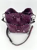 sac seau lancel ninon en cuir grainé violet surpiqûre rouge