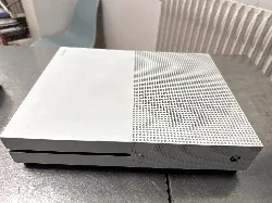 console microsoft xbox one s 500go avec une manette