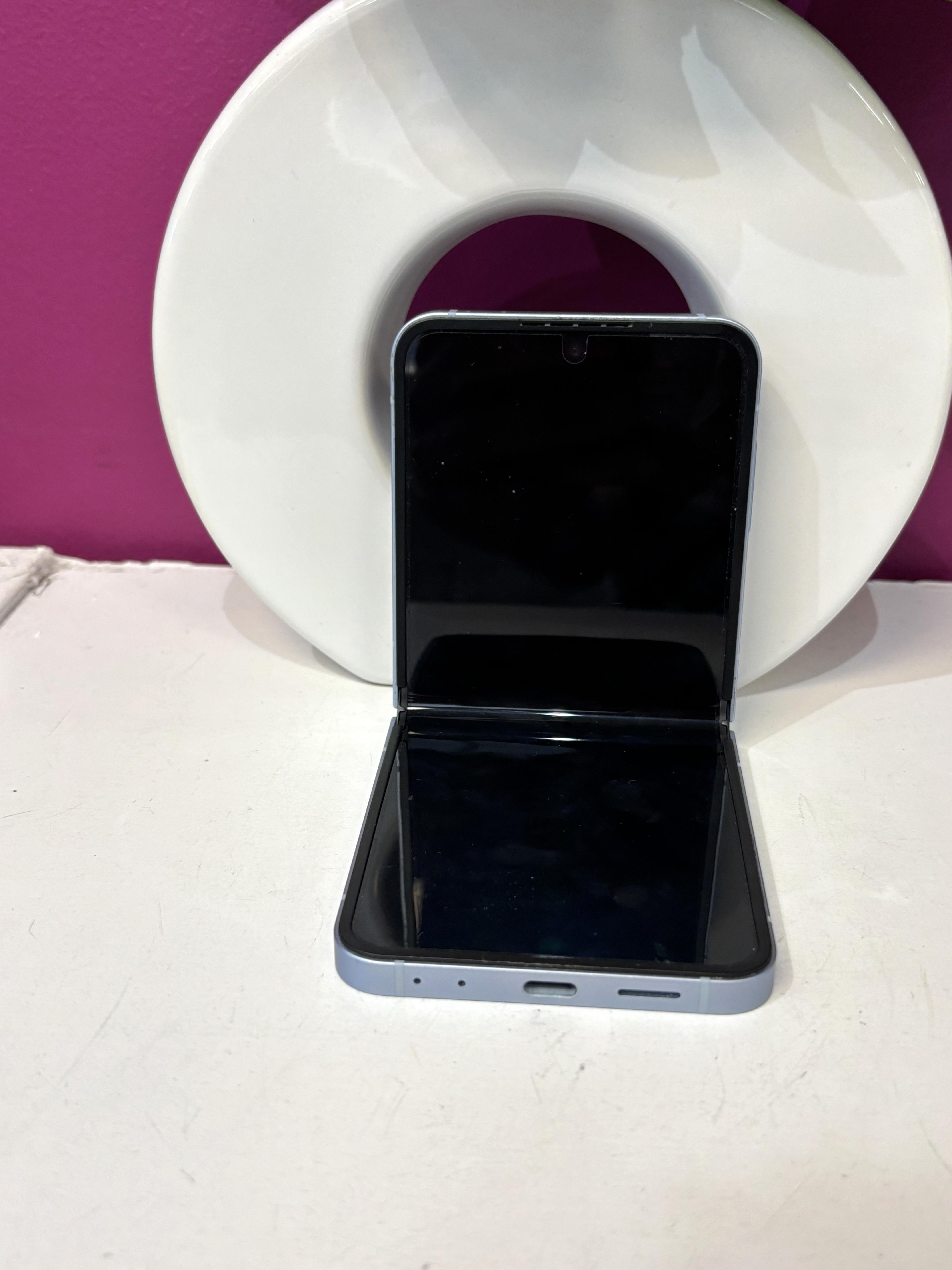 GSM Samsung Galaxy Z Flip6 6,7" 5G Nano SIM 256 Go Bleu