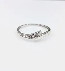 bague or blanc fine sertie d'un petit diamant or 750 millième (18 ct) 1,18g