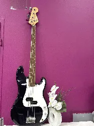 basse 4 cordes fender squier pbass