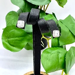 132322 boucles d'oreilles puces oxyde carré entouré de petits oxydes 7mm argent 925 millième (22 ct) 2,,05g