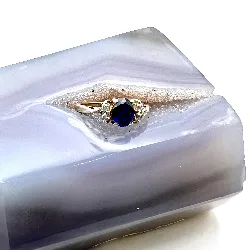 bague en argent saphir synthétique épaulé de 6 oxydes argent autre 2,19g