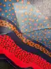 foulard / carré yves saint laurent vintage en soie à motif géométrique & pois