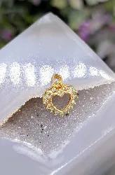 pendentif coeur serti de 16 petits diamants or 750 millième (18 ct) 1,22g