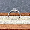 bague solitaire en argent centrée d'un oxydes argent 925 millième (22 ct) 1,73g