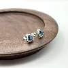13046440 boucles d'oreilles chacune avec une pierre bleue coupe coeur et encournée des oxydes argent 925 millième (22 ct) 1,75g ar