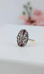 bague style art-déco en 2 ors sertie de diamants et rubis or 750 millième (18 ct) 3,19g