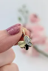 pendentif papillon en or orné de strass blancs or 750 millième (18 ct) 0,48g