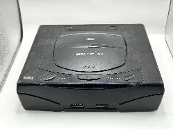 console sega saturn avec une manette