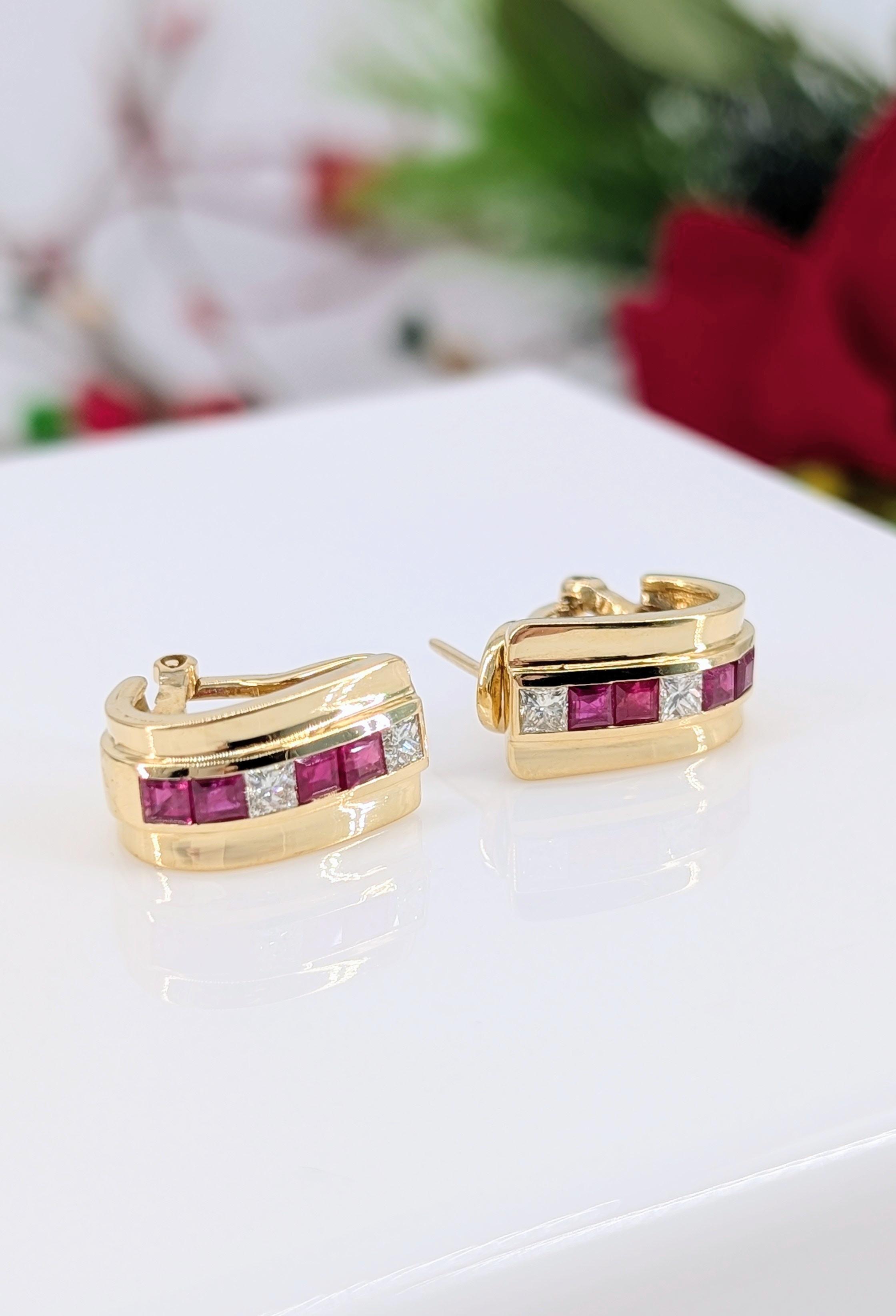 Boucles d'oreilles demi créoles large serties des rubis et diamants taille princesse Or 750 Millième (18 CT) 11,47g