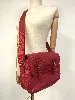 sac besace longchamp rouge en toile enduite et cuir verni avec bandoulière réglable