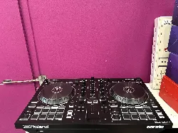 roland dj-202 contrôleur dj graveur dvs (digital vinyl system) 2 canaux noir
