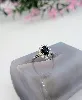 bague marguerite centrée d'un saphir entouré de 10 diamants or 750 millième (18 ct) 3,82g