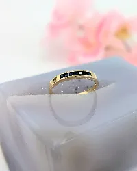 bague demie-alliance sertie de petits saphirs taille carré or 750 millième (18 ct) 1,99g