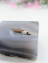 bague solitaire en or blanc centrée d'un oxyde or 750 millième (18 ct) 0,78g