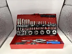 coffret tarauds mains et filières 32 pièces professionnel - hanger - 155899