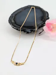 collier pendentif saphir épaulé de deux petits diamants or 750 millième (18 ct) 7,77g