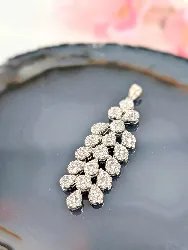 pendentif or blanc forme feuille pavée de petits oxydes or 750 millième (18 ct) 6,18g