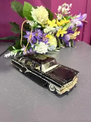 voiture de  collection chaika chevrolet gaz 13 limousine