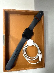 apple watch se gps 44 mm boîtier en aluminium minuit avec bracelet sport minuit m/l version 2024