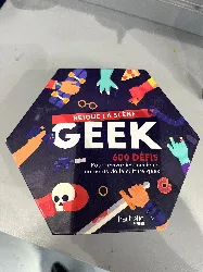 livre rejoue la scène geek, 600 défis pour revivre les meilleurs moments de la culture geek - avec 1 sablier, 1 dé et 12 cartes