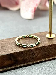 31614 bague anneau orné doxydes verts et blancs
