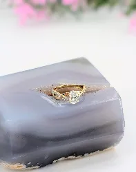bague 2 ors motif rubans croisés centré d'un oxyde or 375 millième (9 ct) 1,31g