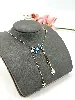 collier orné des pendentifs aux éléments marins distincts
