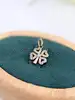 pendentif trèfle sertie des oxydes or 375 millième (9 ct) 0,58g
