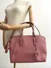sac à main michael kors ciara en cuir saffiano rose avec bandoulière amovible et réglable