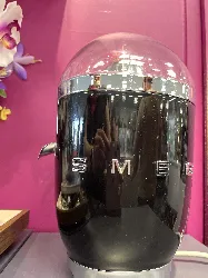 smeg 50's style cjf01bleu - presse - agrumes - 70 watt - noir