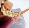 bague 2 ors rubans croisés avec une pavage d'oxydes or 375 millième (9 ct) 2,54g