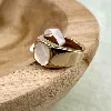 bgac bague chevalier en nacre carré et acier doré