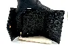 portefeuille saint laurent en cuir noir matelasé grain de poudre avec logo doré