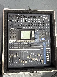 table de mixage yamaha 01v96i