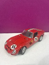 voiture miniature ferrari gto (1962) burago 1/18
