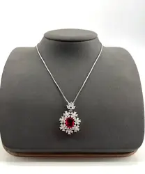 collier pendantif pierre rouge et oxydes